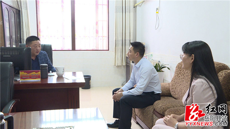 园区负责人与企业人才到学校了解情况_副本.jpg