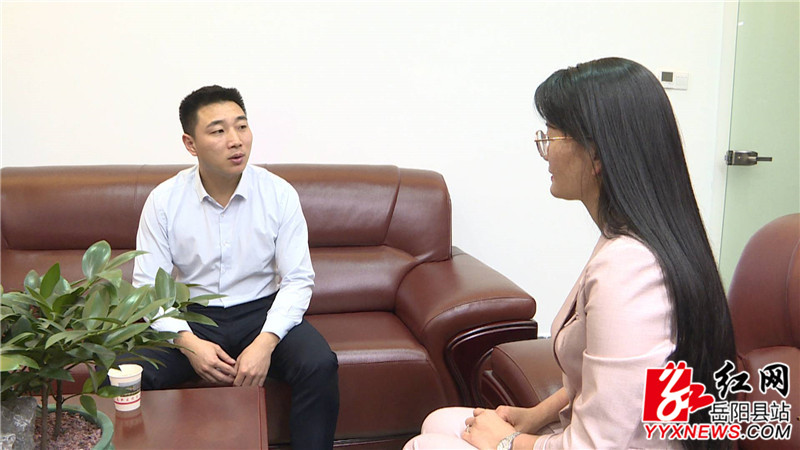 企业发展中心负责人与企业人才交流_副本.jpg
