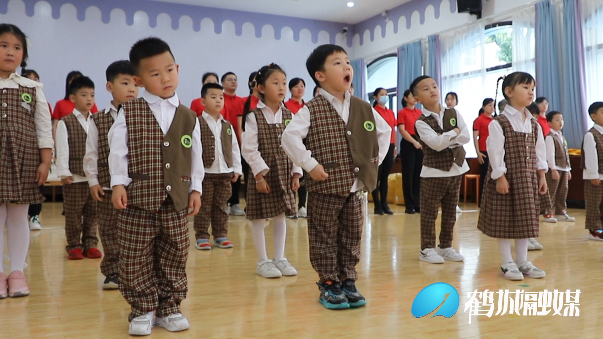 市幼儿园开展“清风拂市幼  快乐六一行”活动.mp4_20220531_162815.232.png
