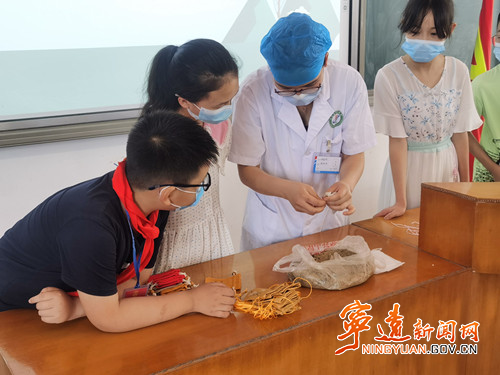 【网络中国节·端午】宁远：端午艾草香 关注眼健康2_副本500.jpg