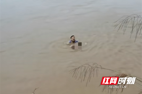 何宾,为你奋不顾身的一跳点赞! (2).png 何宾,为你奋不顾身的一跳点赞! (2).png