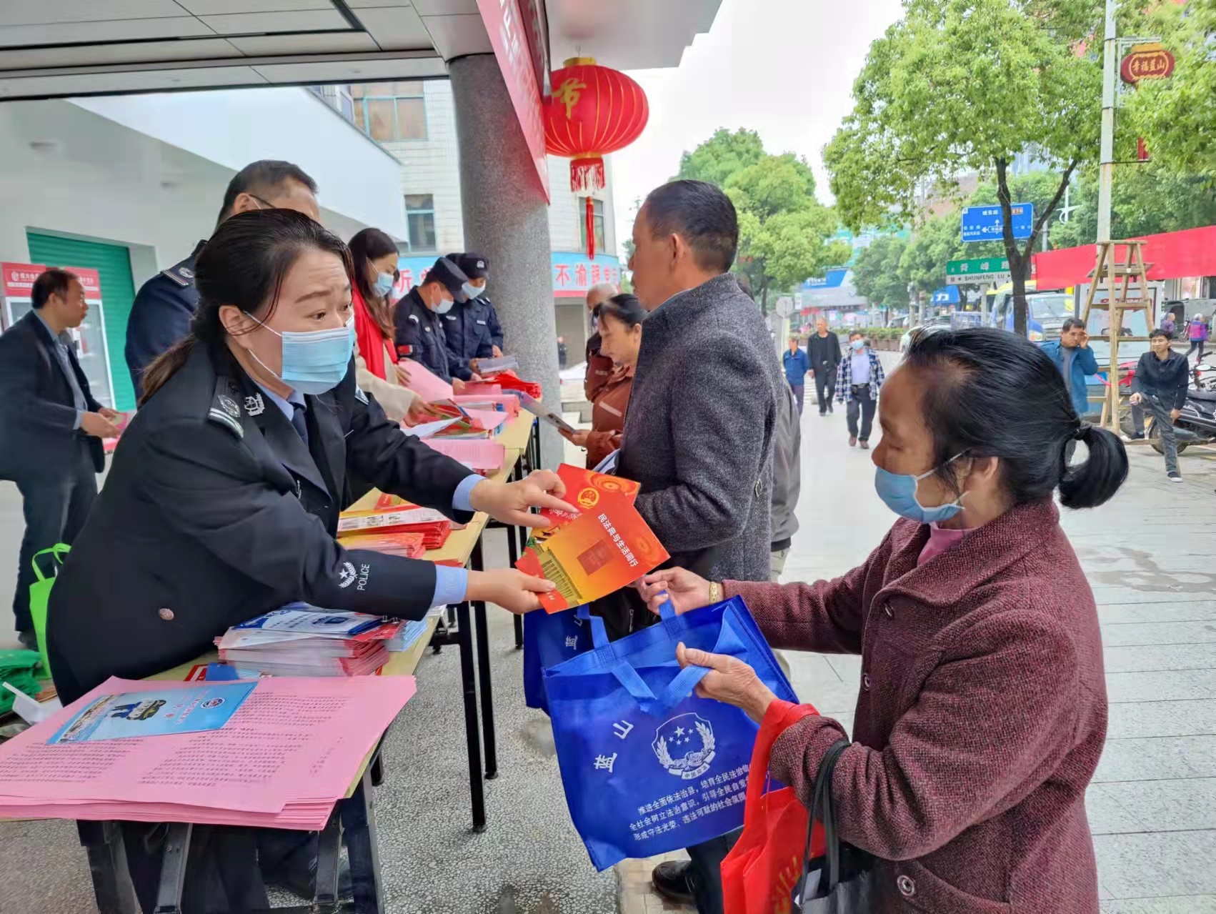 集中宣传照片3.jpg
