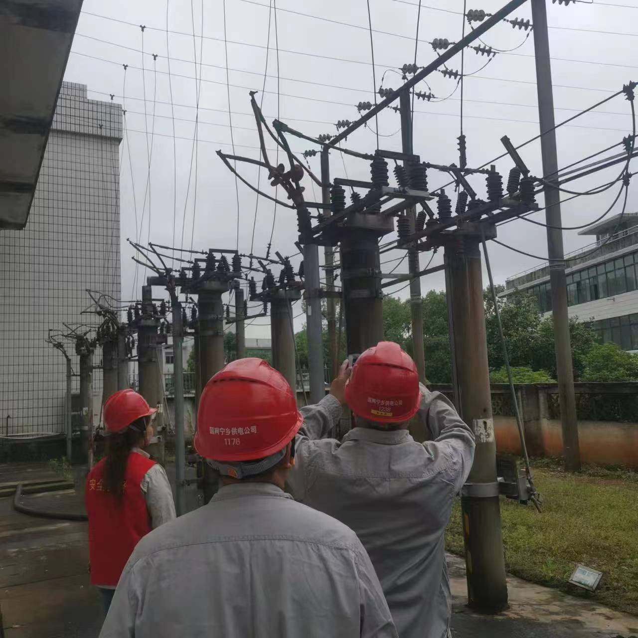 国网宁乡市供电公司： 你高考，我保电！做好电力“陪考人”！