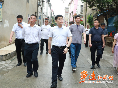 胡勇刚调研河长制和省总河长会议交办问题整改工作1_副本500.jpg