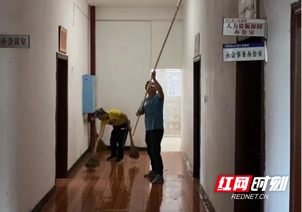 图片10.jpg 图片10.jpg