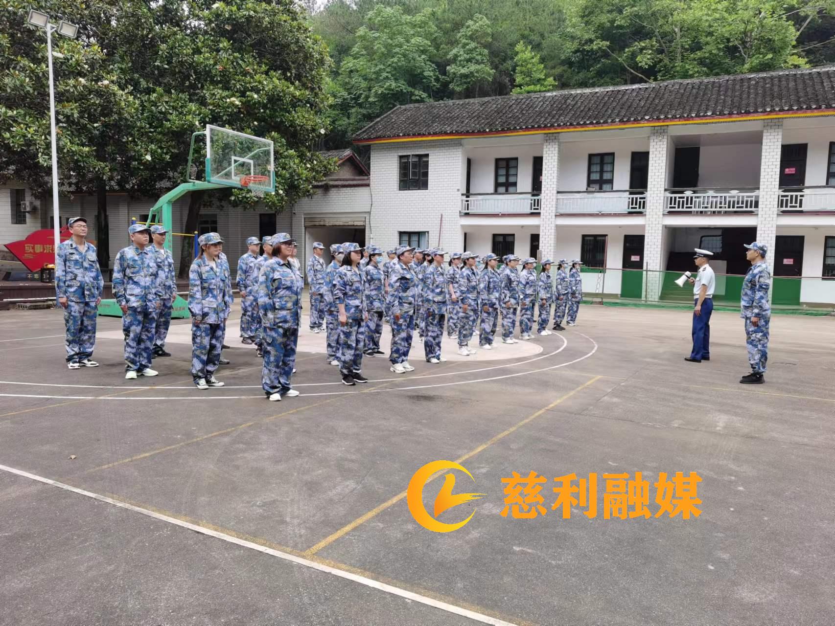db87f156a2305f9009eb2ac9163ff5c.jpg