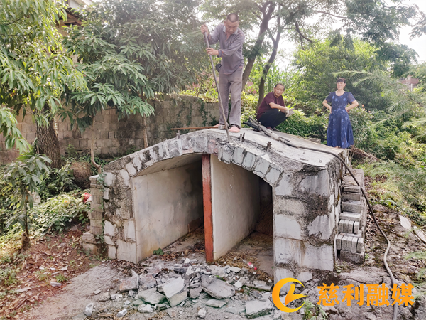 自行拆除活人墓_副本.png 自行拆除活人墓_副本.png