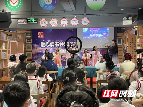图一：五岭阁社区2021年爱心读书会成果展.jpg