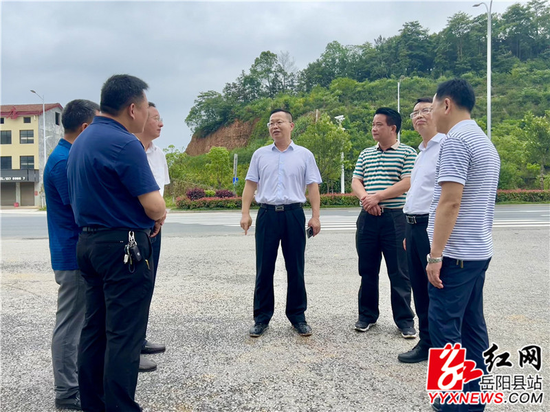S306省道新开段违建墓地整治现场 (2).jpg