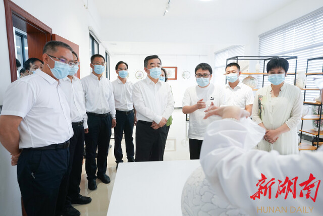 张庆伟：坚持守正创新做强做优陶瓷产业 积极服务中心大局增进民生福祉