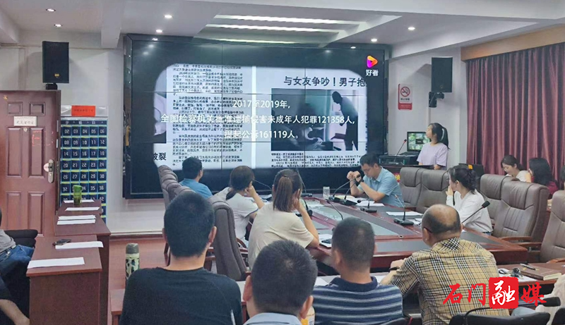 新铺镇：开展道德讲堂  关爱未成年人2.jpg