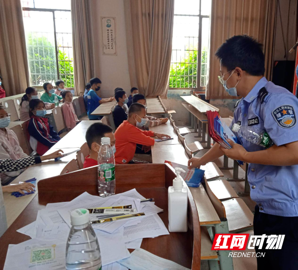 大祥公安:“利剑护蕾”进行时,助创全国文明城市 大祥公安:“利剑护蕾”进行时,助创全国文明城市