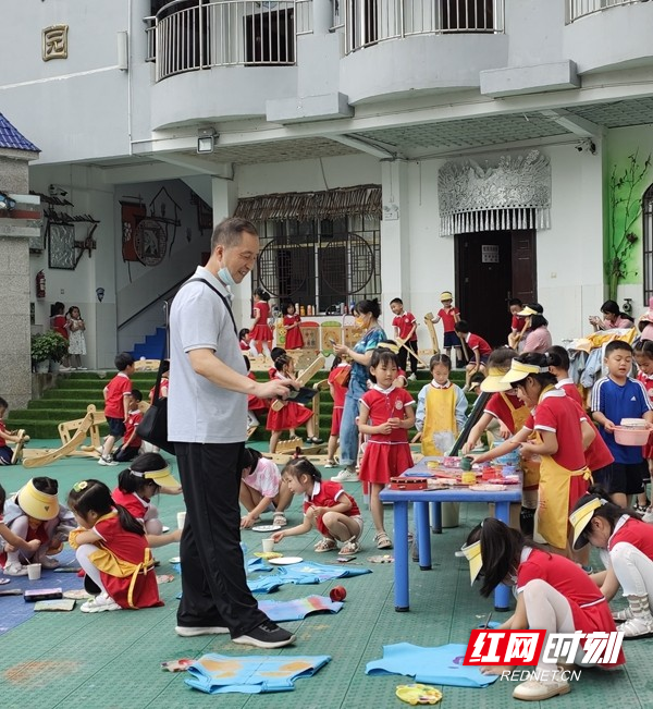 观摩现场3.jpg