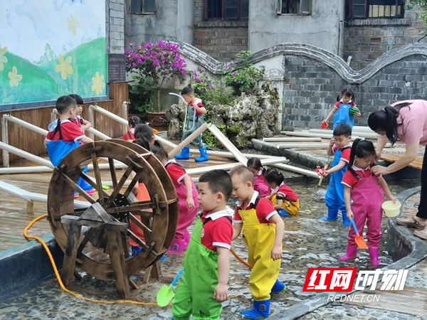 观摩现场1.jpg