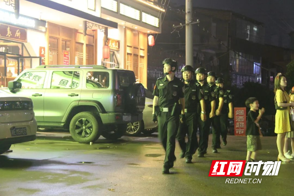 【人民群众的满意是我们最大的追求】大祥公安“警灯守护”夜巡行动誓师暨出征仪式 【人民群众的满意是我们最大的追求】大祥公安“警灯守护”夜巡行动誓师暨出征仪式