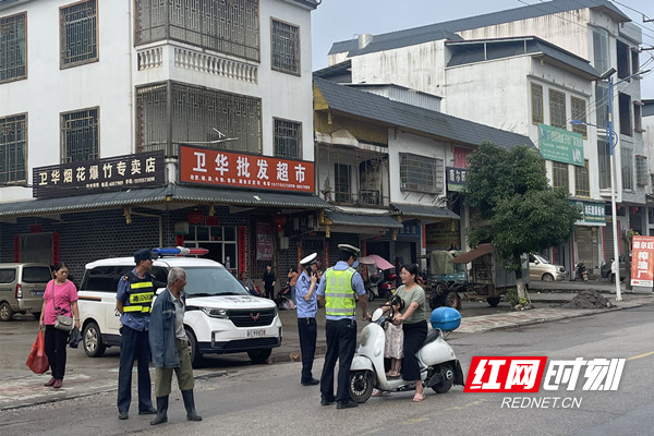 嘉禾龙潭镇：开展联合执法行动 全力维护交通安全