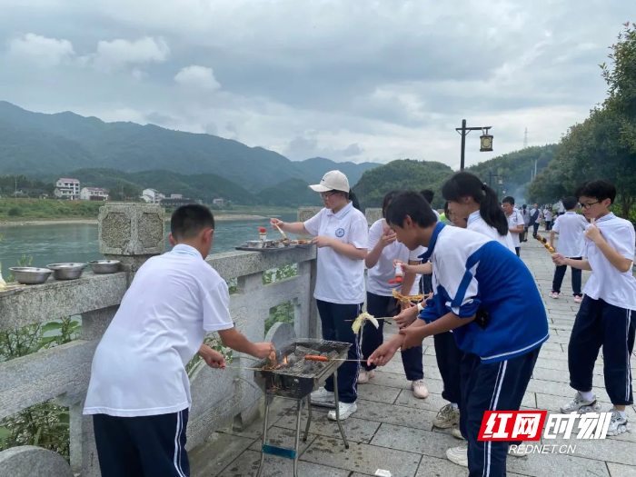 “探秘白沙溪 寻道黑茶源”——东坪中学来白沙溪开展研学实践活动18.jpg