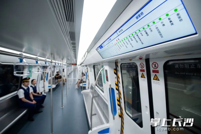 车辆行驶信息显示在显示屏上。长沙晚报全媒体记者 黄启晴 摄 车辆行驶信息显示在显示屏上。长沙晚报全媒体记者 黄启晴 摄