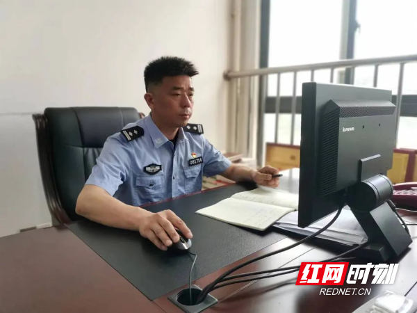 大祥公安收听收看全国公安系统英雄模范立功集体先进事迹“云”报告会观后感