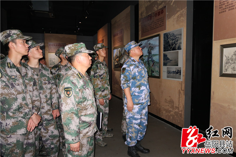 全体人员参观新墙河抗战史实陈列馆.jpg