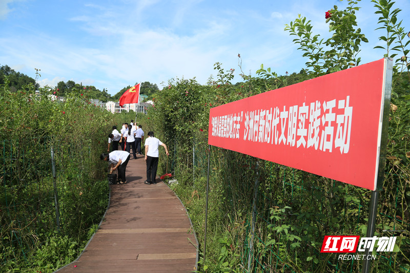 8e41ce2162bd72ee7cc756f99e1fe99_副本.jpg 8e41ce2162bd72ee7cc756f99e1fe99_副本.jpg
