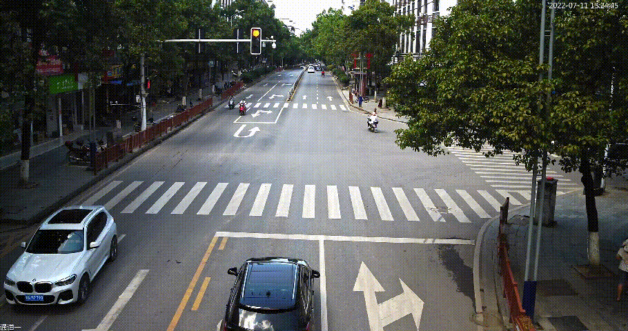 车辆闯红灯~1.gif