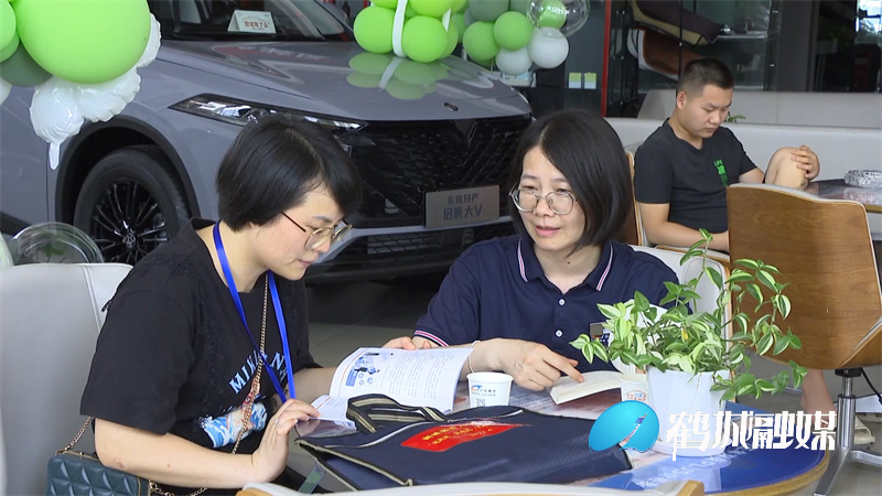 鹤城区：送政策解难题优服务 企业问题解决在一线（半成品）.mp4_20220712_161221.463.jpg