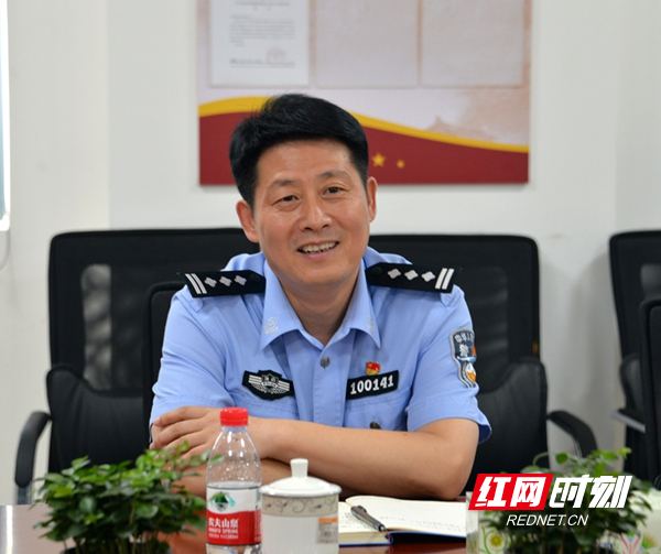 图三：常德公安交警支队政委张红均讲话.JPG