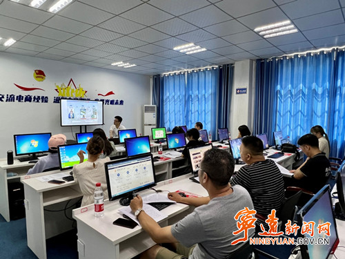宁远：推动出口信保全覆盖 助力稳外贸_500.jpg