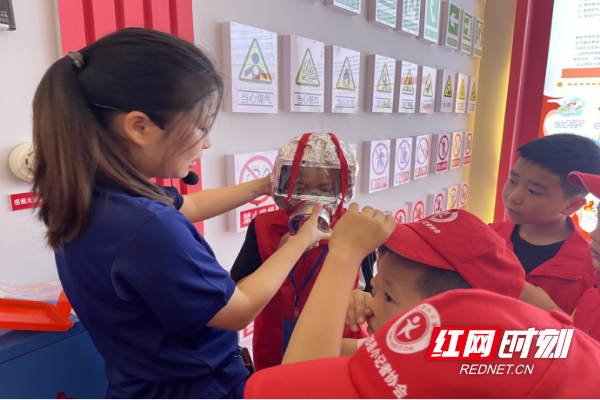 新邵县消防救援大队积极开展暑期消防安全教育“四个一”活动(1)24.png