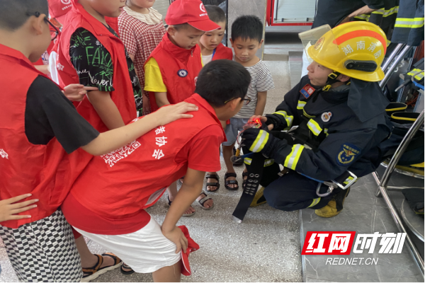 新邵县消防救援大队积极开展暑期消防安全教育“四个一”活动(1)22.png