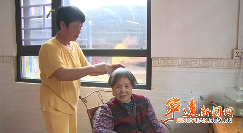 【宁远县第五届道德模范—孝老爱亲】邓庆鸾：百善孝为先 家和万事兴1_500.jpg