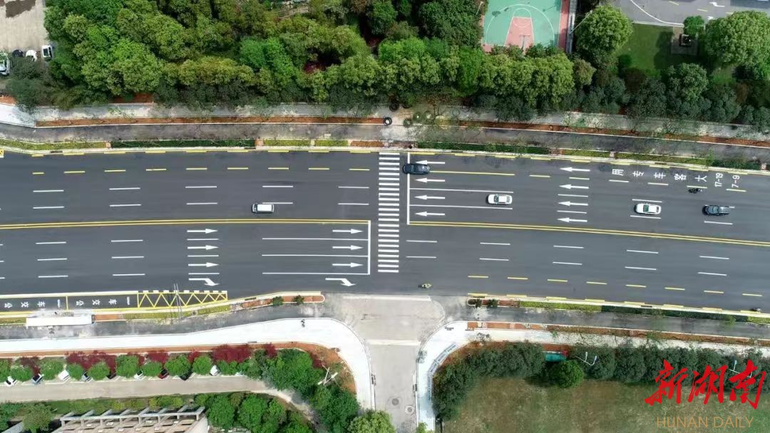湖南日报丨长沙市民幸福出行再“加码” 桐梓坡路提质改造 总体进度基本完成