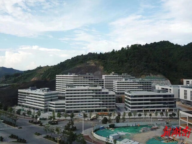 湖南日报版面头条丨湘西高新区：承接产业转移提速