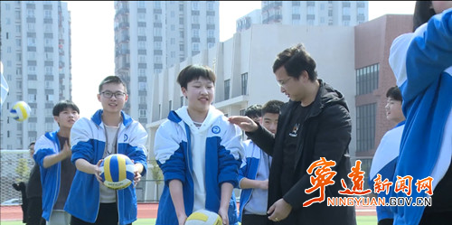 【宁远县第五届道德模范—助人为乐】杨彪：在帮助他人的道路上努力奔跑2_500.jpg