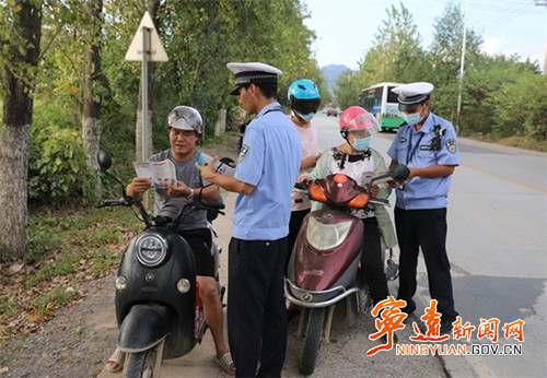 宁远：“四三二一”工作法  让“驾乘摩托车必戴头盔”成为群众出行习惯1_500.jpg