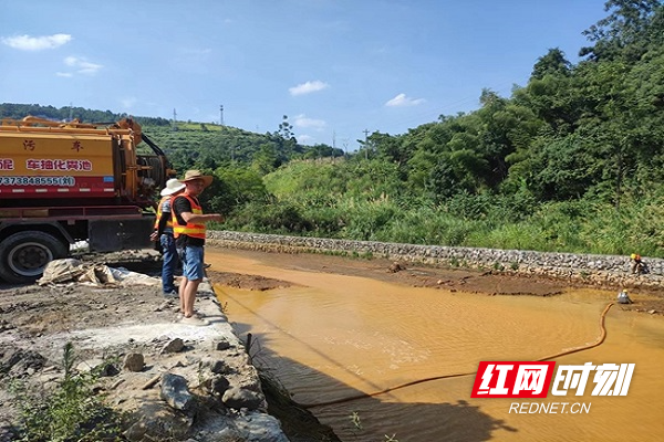 冷水江市委调研水利项目1.jpg