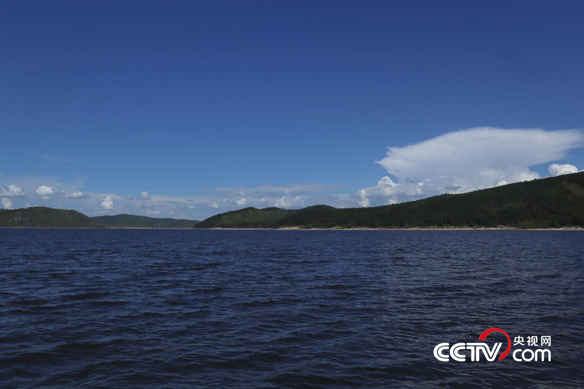 (红花尔基水利枢纽工程 央视网记者 王静远 摄)