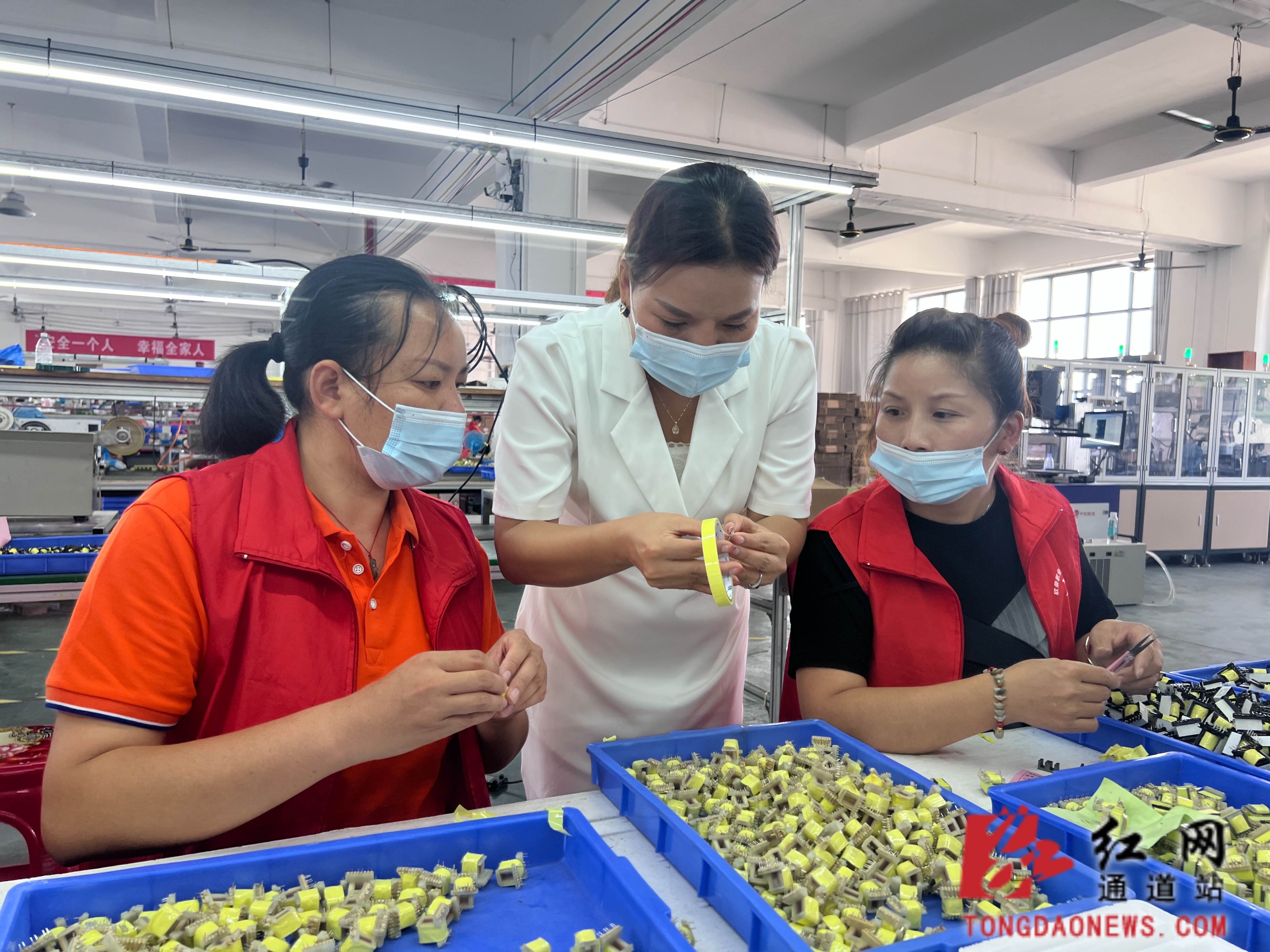 开展企业职工培训 打造“政企工”三方共赢新局面444.jpg