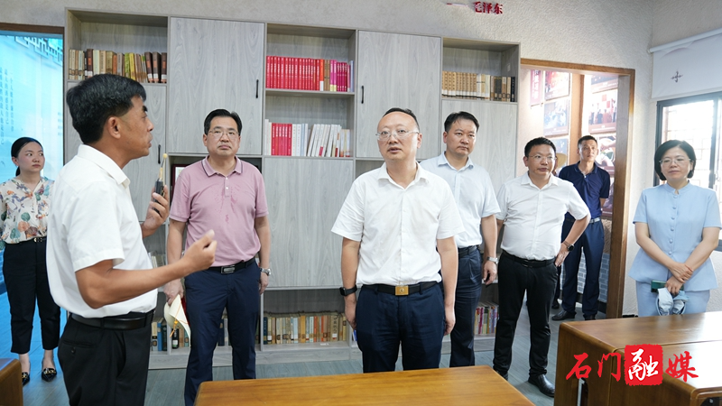 市领导来石调研乡村振兴示范片建设工作6.jpg