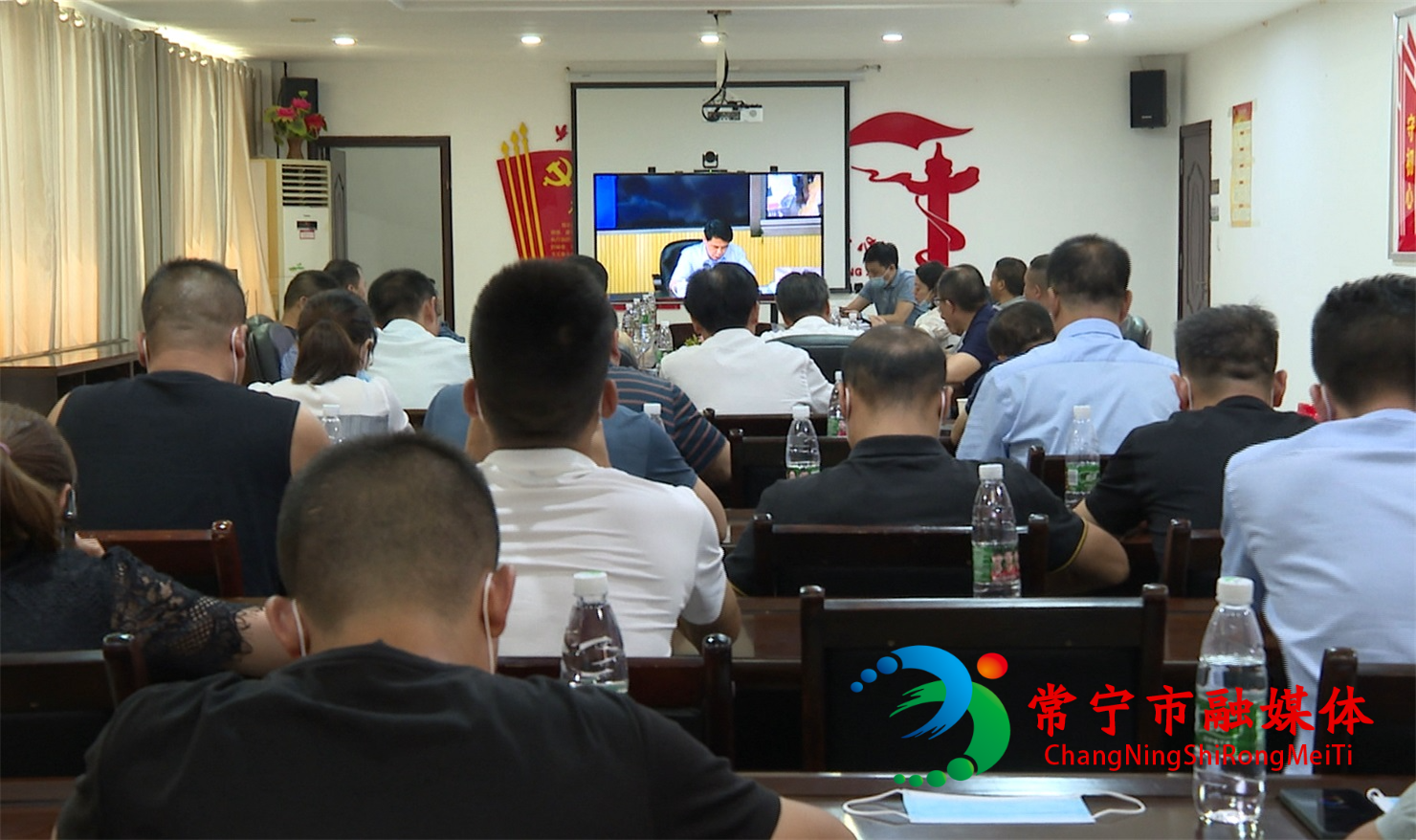 电视电话会议.jpg 电视电话会议.jpg