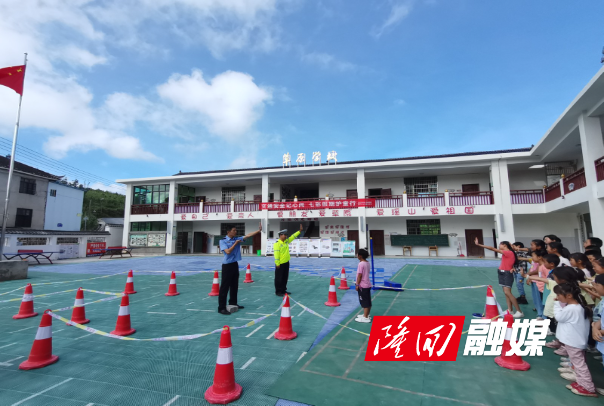 学校1.jpg 学校1.jpg