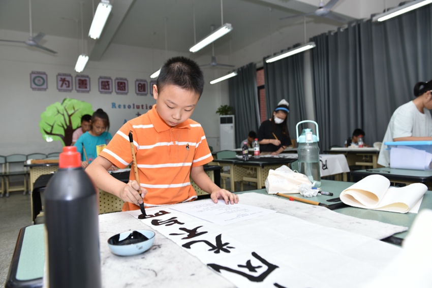 青少年踊跃参与书画传习大会4.jpg