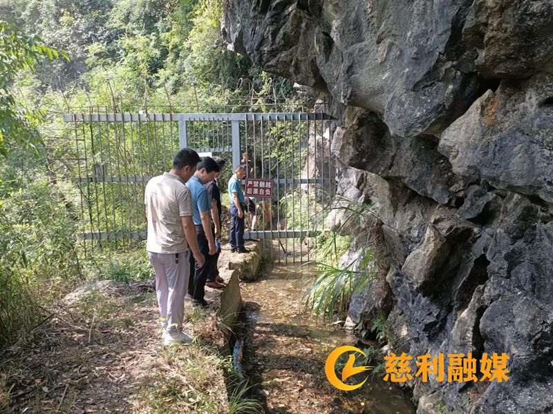 抗旱，查看水源情况4.jpg