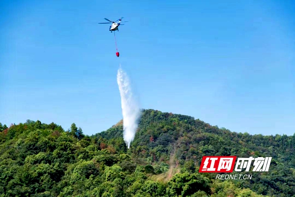 湘江集团空中应急救援力量开展空中巡航.jpg