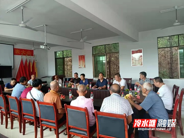 喜迎二十大丨屈顺勇：以民为调  奋力谱写乡村振兴曲4.jpg