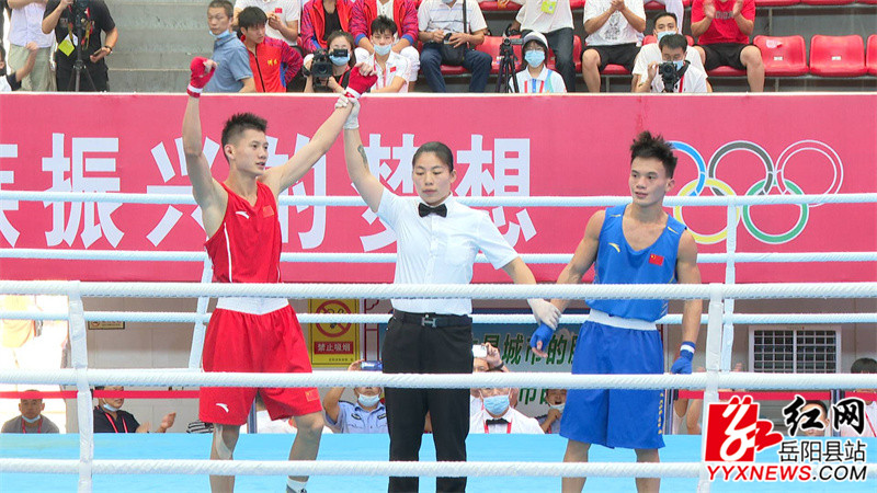 新闻特写：省运会青少年拳击比赛男子U19组52KG级冠军 尹鑫阳_副本.jpg
