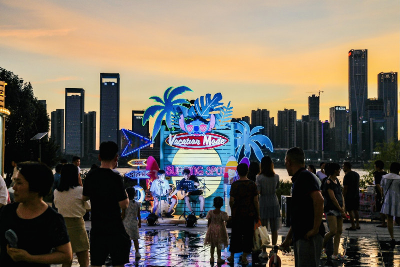 史迪奇“夏日冲浪店”邀你来长沙看海。
