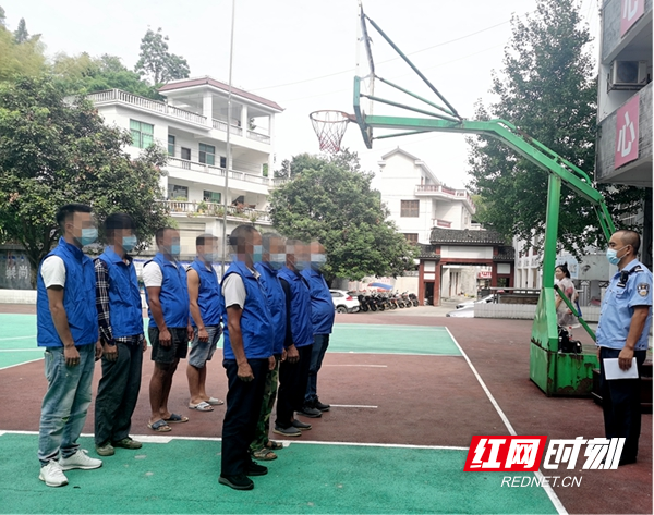 对社区矫正对象进行训戒。.jpg