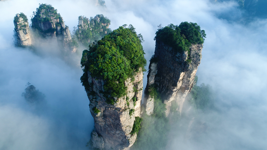 擎天柱石   张家界文旅局供稿_副本.jpg